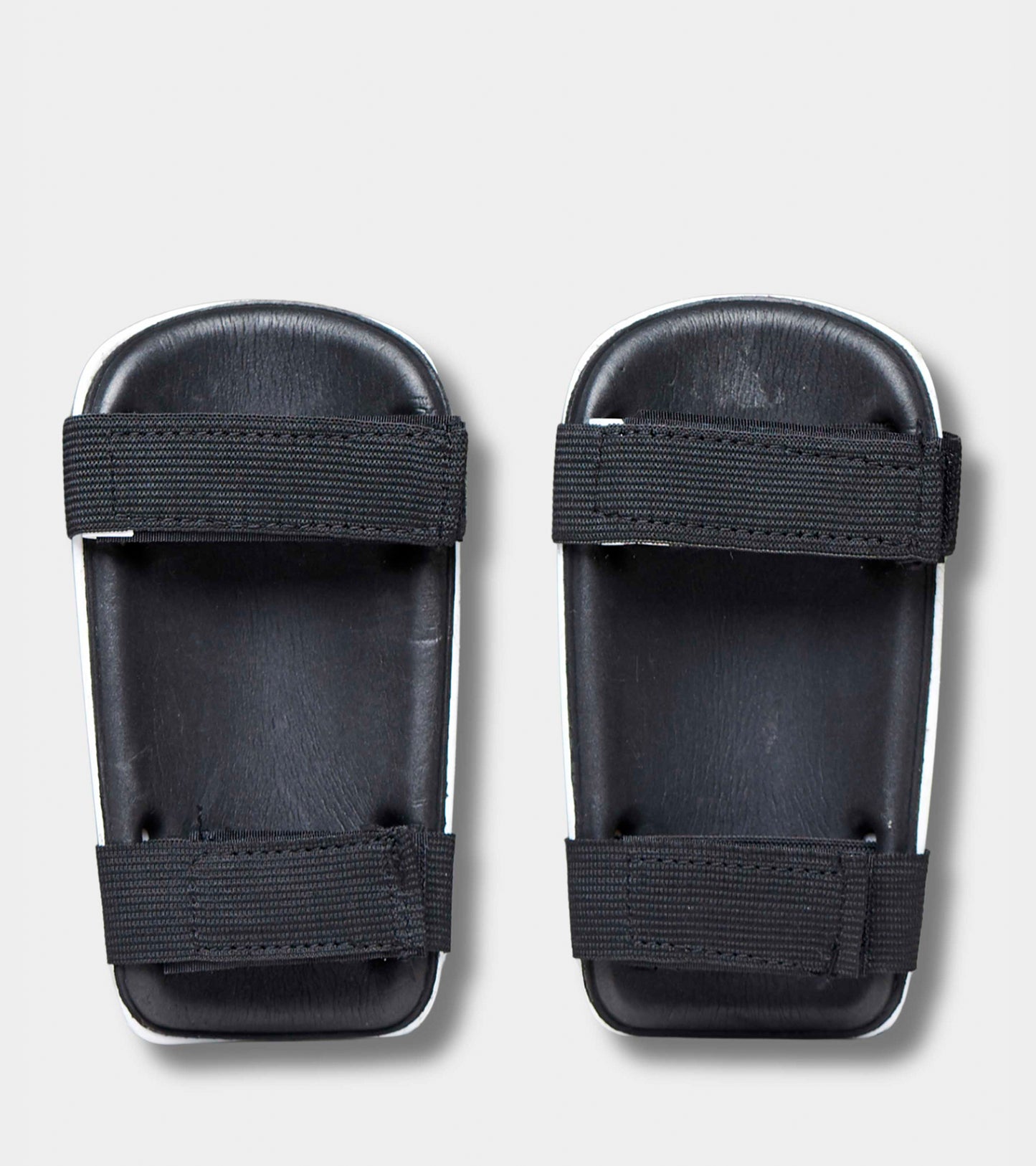 Чоловічі щитки футбольні Lotto SH PROTECT 600 III M