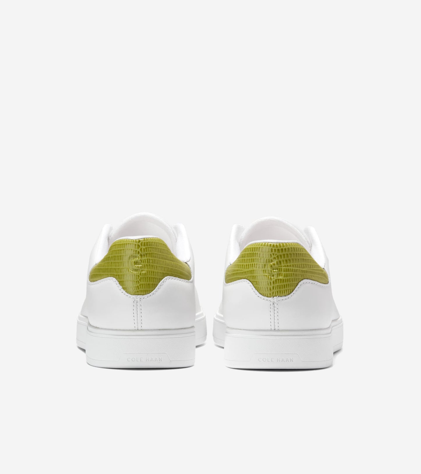 W34382:WHITE LTR/SWEET PEA LIZ PRT LTR